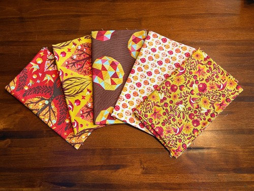 Five fat quarters bundle - five, (5)